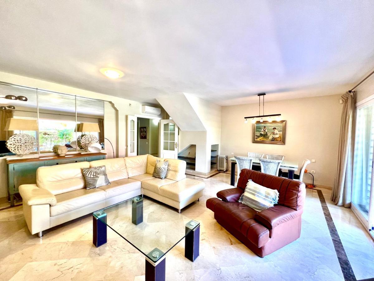 Cosy Townhouse Golden Mile